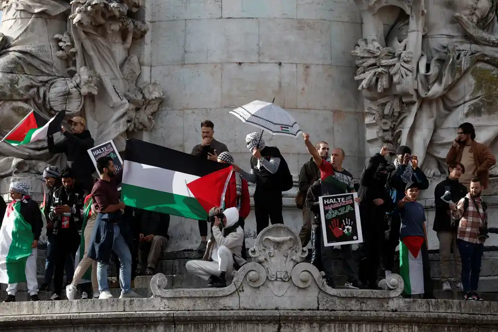 Hiljade demonstranata u Parizu iskazuju solidarnost s palestincima