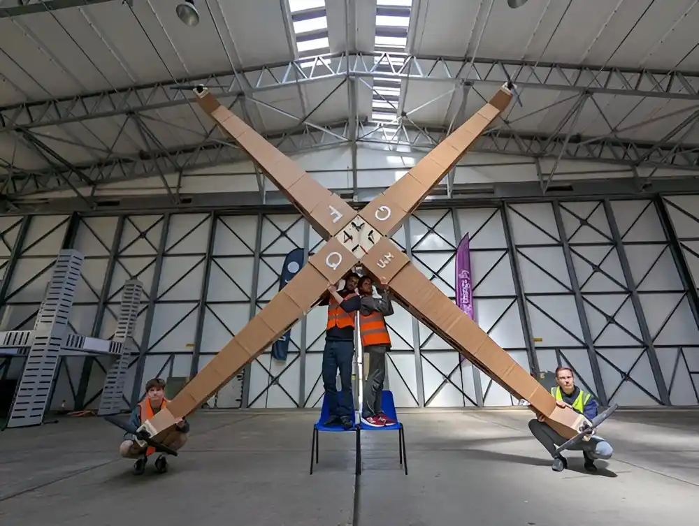 Istraživači dizajniraju i upravljaju najvećim kvadrokopterskim dronom na svetu
