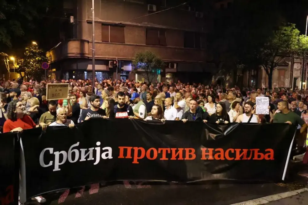 Održan 25. protest „Srbija protiv nasilja“ u Beogradu, šetnja završena ispred zgrade REM-a