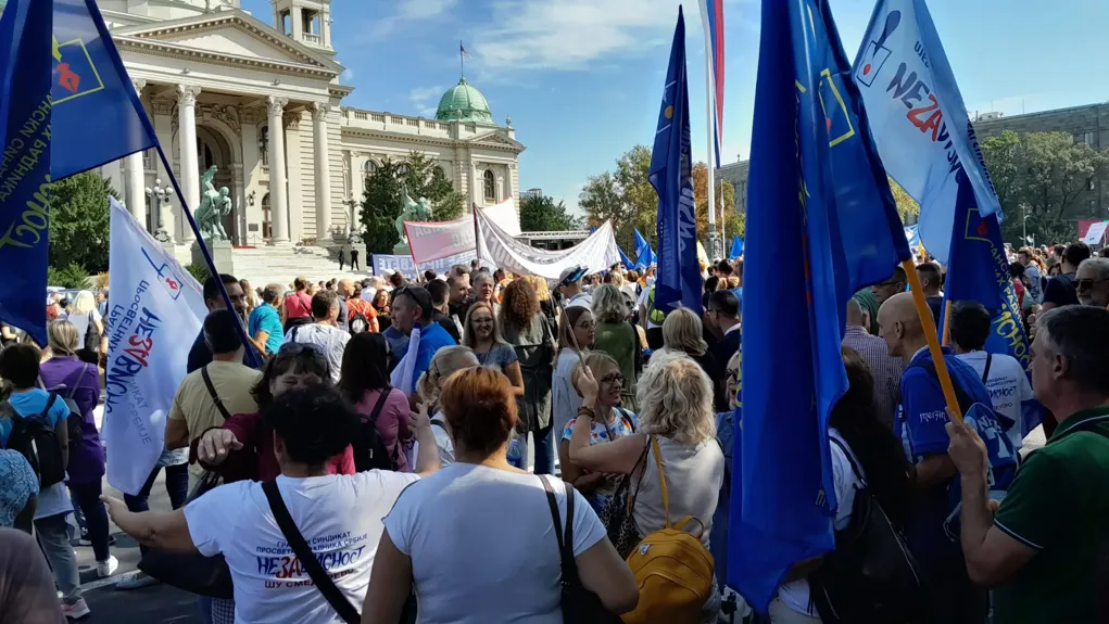 Sindikati prosvete objavili da stupaju u štrajk