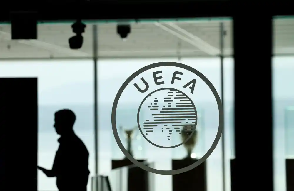 UEFA kaznila Hrvatski fudbalski savez zbog ponašanja navijača