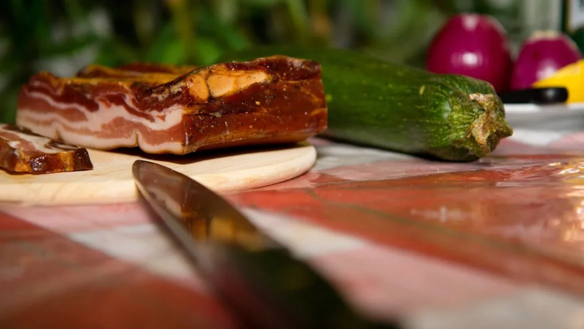 Da li je slanina stvarno dobra: Razlozi da je jedete bez griže savesti, ali bez preterivanja