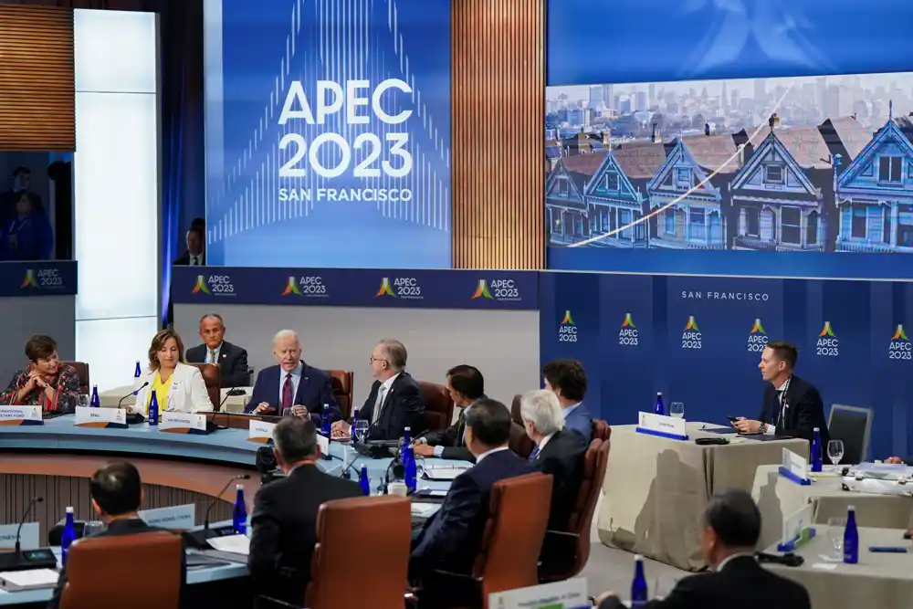 Bajden poziva članice APEC-a da osiguraju da AI donese promenu na bolje