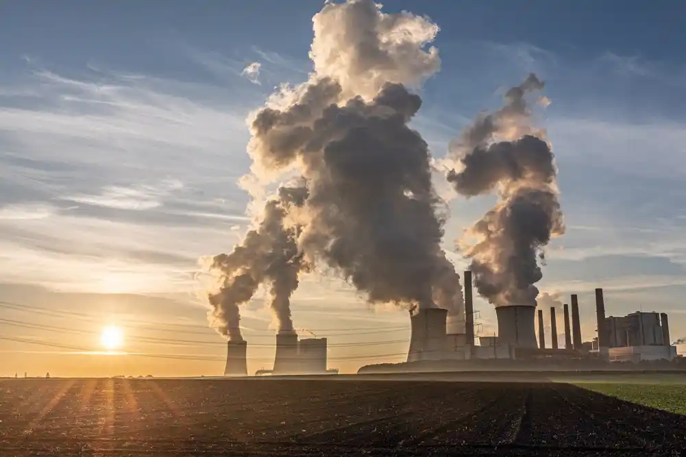 Emisije ugljenika u Kini će se smanjiti sledeće godine zbog buma čiste energije