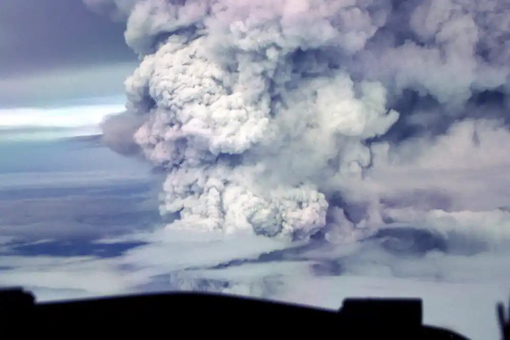 Erupcija vulkana Papua Nova Gvineja jenjava