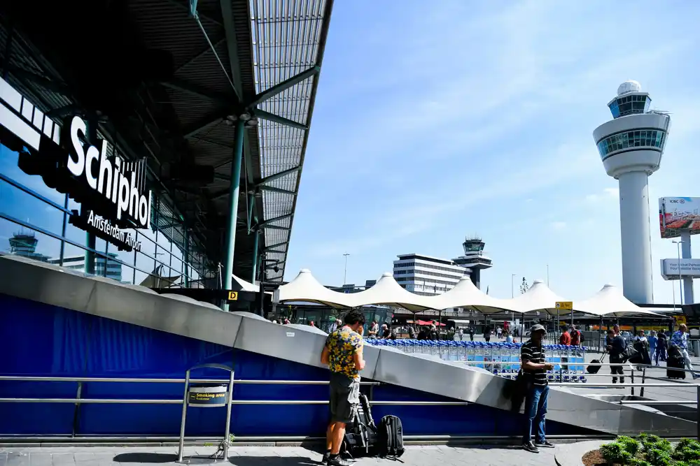 Holandska vlada povukla plan o ograničenju letova na aerodromu Šiphol pod pritiskom SAD i EU