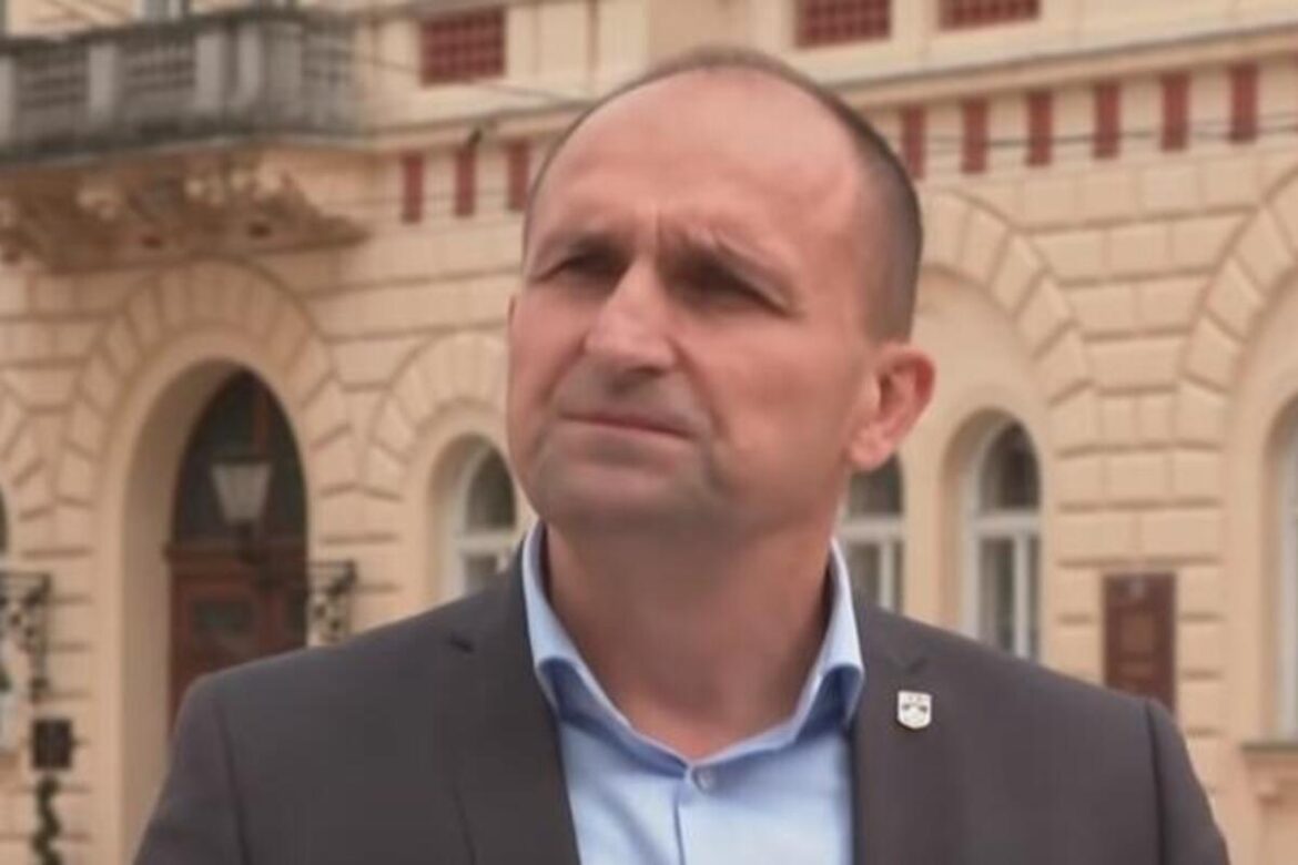 Novi hrvatski ministar odbrane i dalje student, zamrzao status