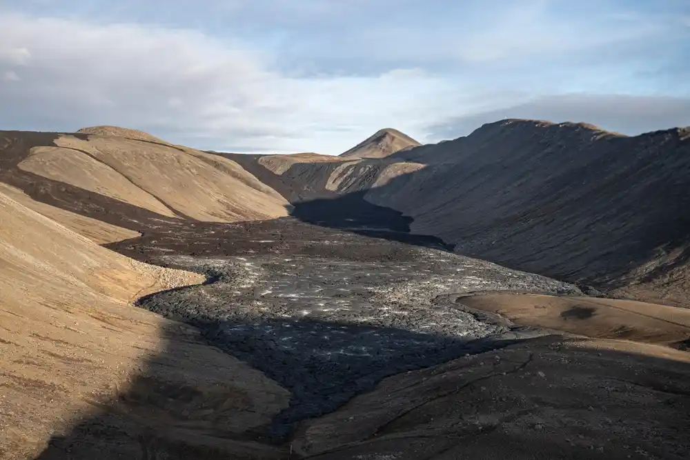 Island i dalje u pripravnosti zbog vulkanske pretnje, ali šanse za erupciju opadaju