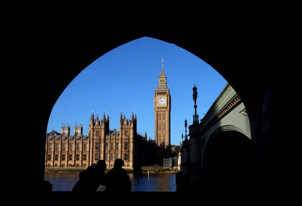 Kralj Čarls će izložiti planove britanskog premijera Sunaka o kriminalu, klimi pre izbora