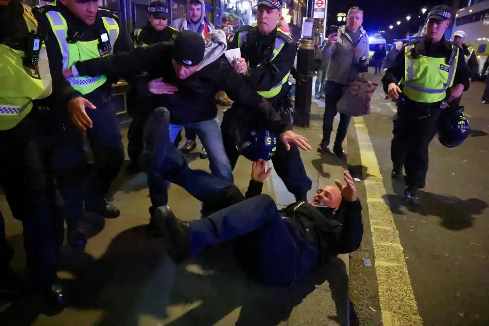 Londonska policija uhapsila je više od 120 ljudi dok propalestinski skup izaziva kontraproteste