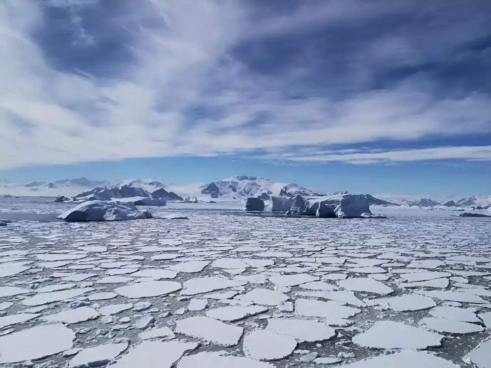 Led na Antarktiku blizu istorijskog minimuma: Arktički led nastavlja da opada