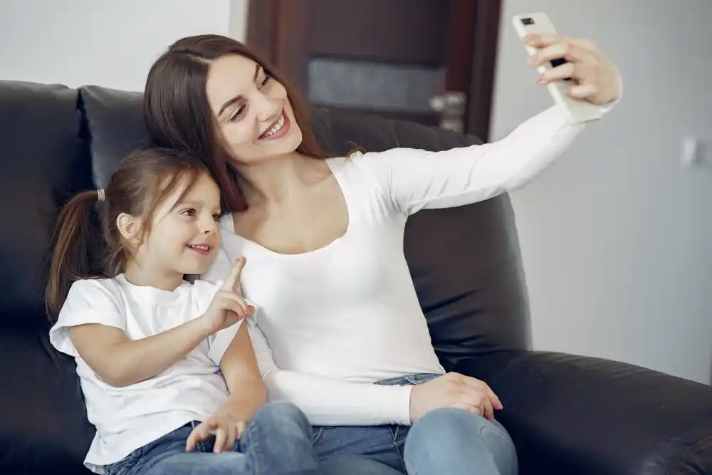 Otkrivanje uticaja roditeljske upotrebe tehnologije na mentalno zdravlje i ponašanje adolescenata