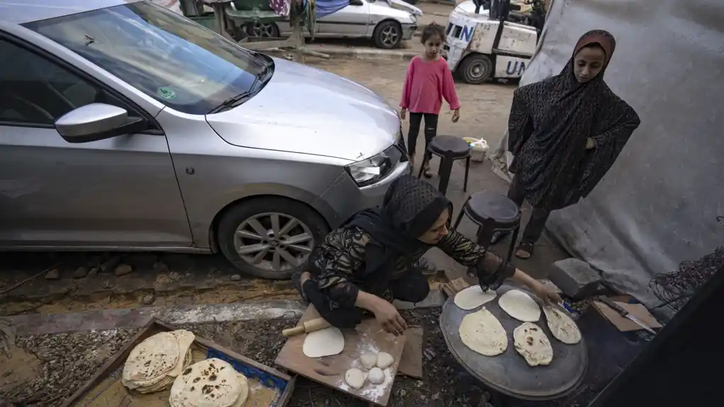 Savet bezbednosti UN usvojio rezoluciju kojom se poziva na hitne humanitarne pauze i koridore u Gazi