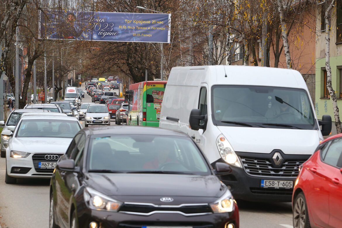 AMSS: Veći broj vozila na putevima