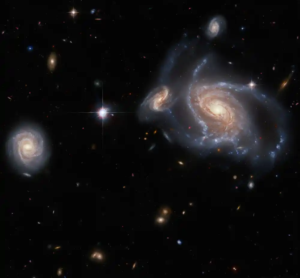 Habl snimio gomilu spiralnih galaksija