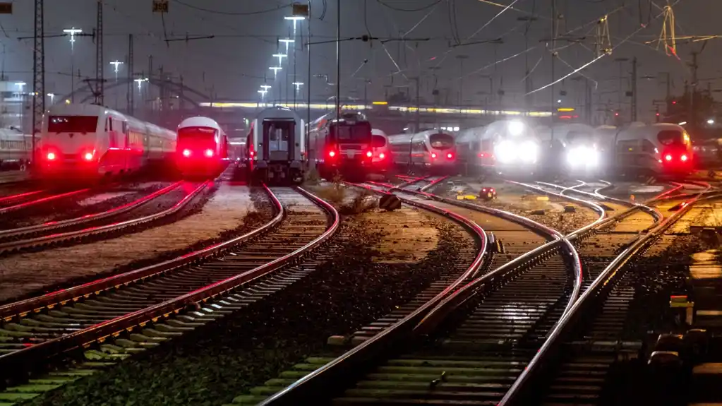 Nemački železničari započeli 24-časovni štrajk dok pregovori o platama odugovlače