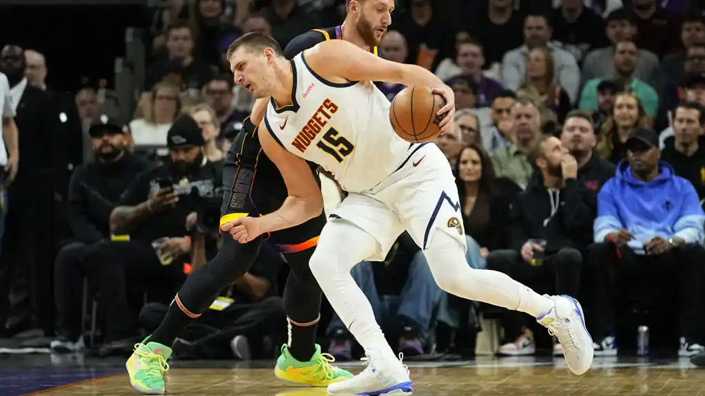 Nikola Jokić obara rekorde: Postao najmlađi u istoriji NBA sa 13.000 poena, 6.000 skokova i 4.000 asistencija