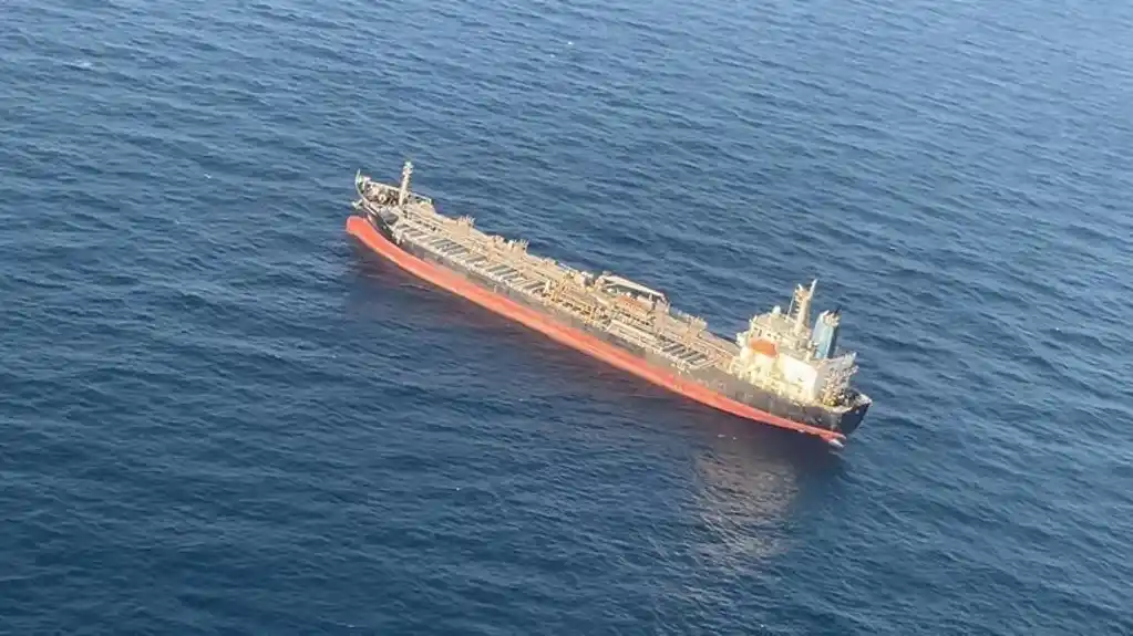 Naftni tanker potonuo kod obale Omana, pokrenuta operacija spašavanja