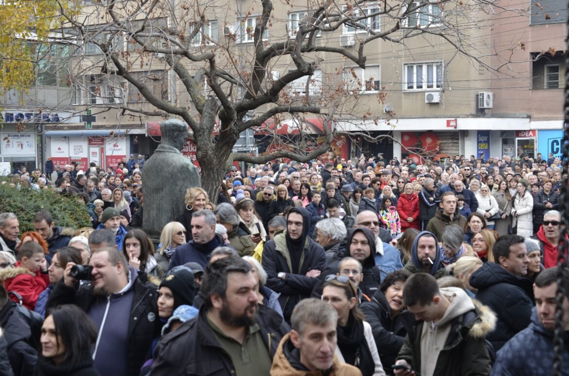 Ogromna podrška ProGlasu u Nišu: Najveća tribina do sada