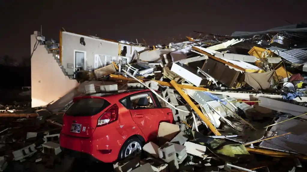 Tornado pogodio Tenesi, 80.000 ljudi na udaru pijavice