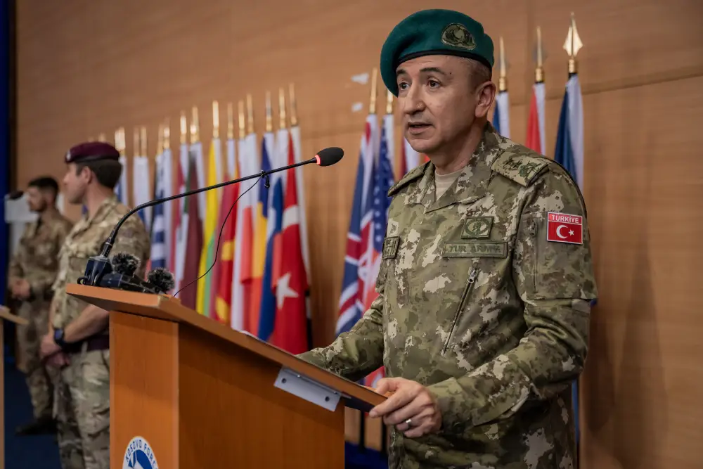 Komandant KFOR-a ističe potrebu političkog rešenja za situaciju na Kosovu