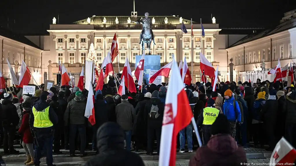 Poljska policija uhapsila bivše ministre u predsedničkoj palati