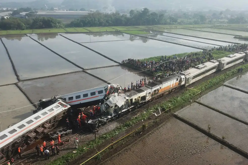 Sudar vozova na glavnom indonezijskom ostrvu Java, poginule najmanje 3 osobe