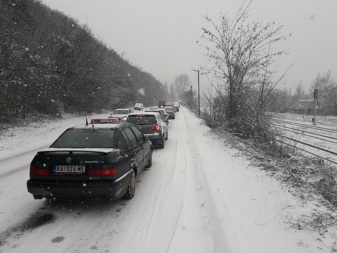 Glavni putevi u Srbiji očišćeni, prilazi zimskim centrima prohodni