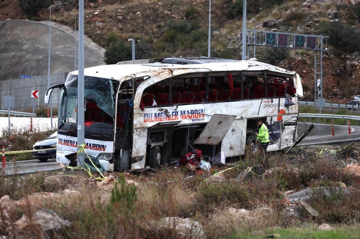 Prevrnuo se autobus u Turskoj: Devet poginulih, 30 osoba povređeno