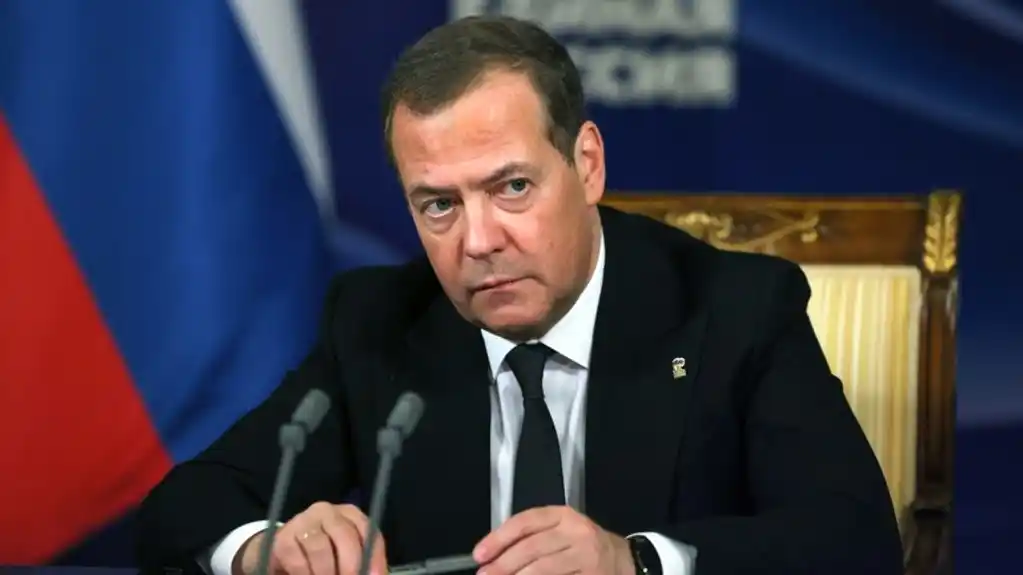 Medvedev: Eventualno raspoređivanje britanske vojske u Ukrajini značio bi objavu rata Rusiji