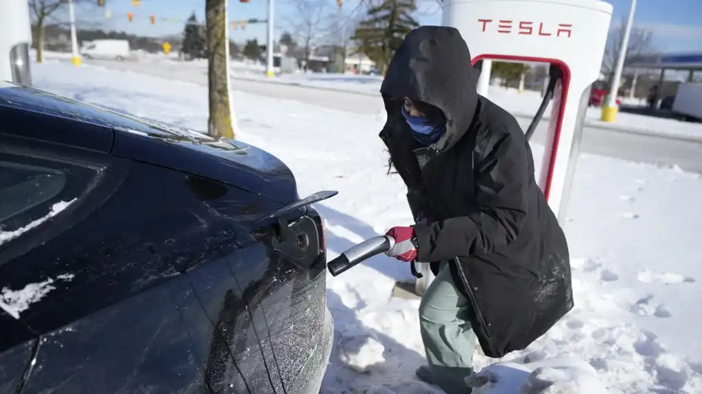 Hladnoća smanjuje domet i usporava punjenje električnih vozila