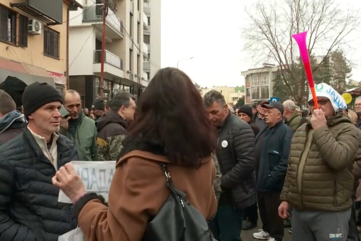 Protest ispred Rio Tinta u Loznici