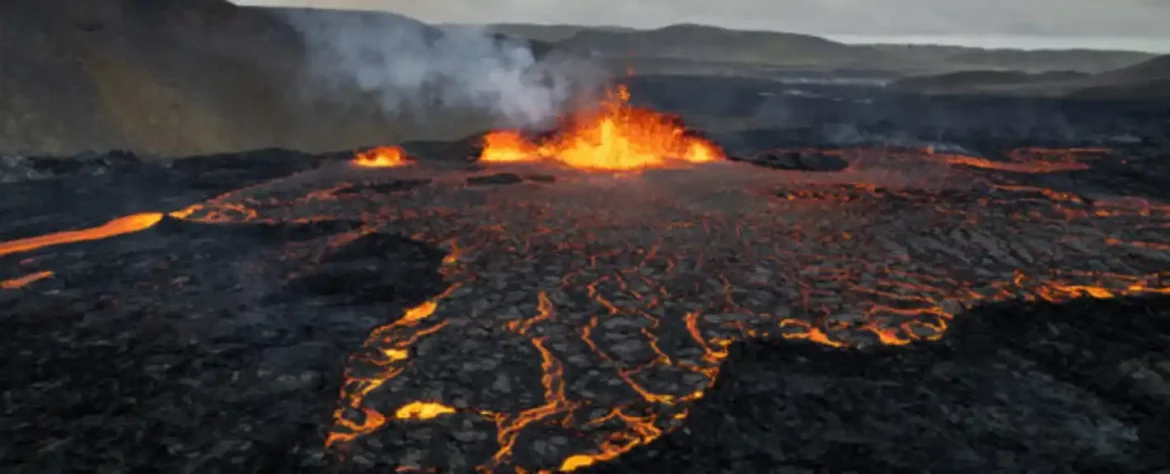 Vulkan na Islandu dovodi stanovnike Grindavika do ivice, dok lava i dalje teče