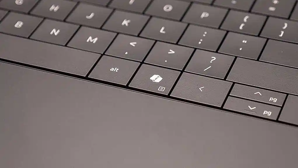 Microsoft predstavlja AI taster na tastaturama u saradnji sa OpenAI