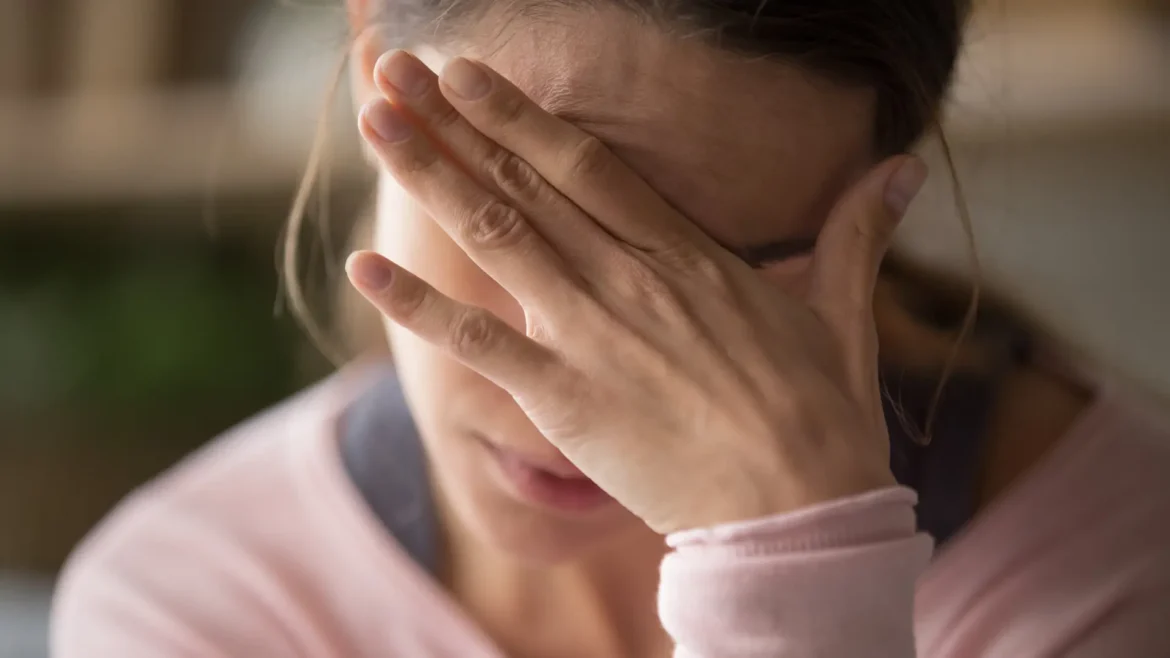 Mladi u Srbiji se osećaju anksiozno, svaki drugi doživeo nasilje, a polovina želi da se iseli iz zemlje