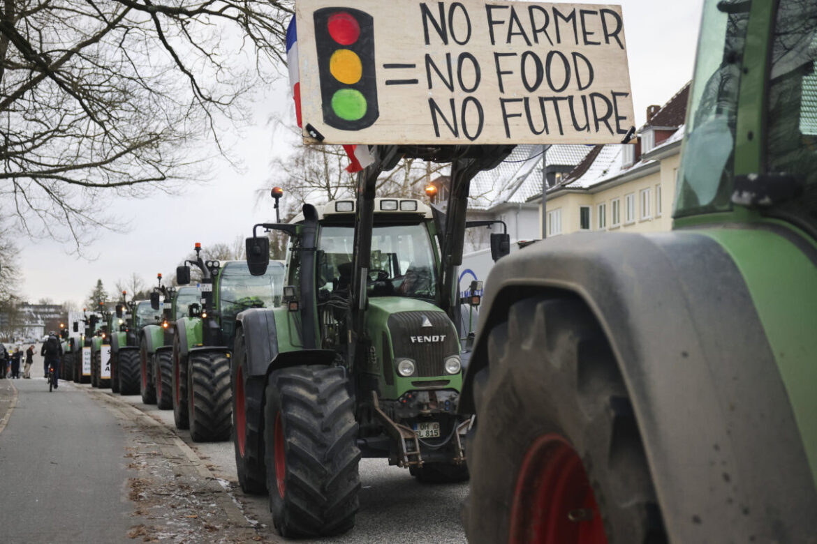 Novi protest nemačkih poljoprivrednika: Farmeri traktorima došli u sedište Berlina