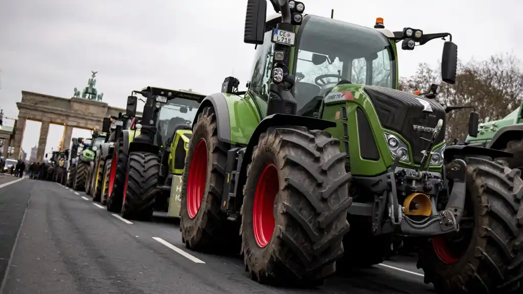 Nemački farmeri planiraju da blokiraju saobraćaj širom zemlje