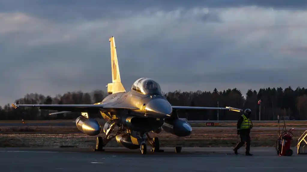 Norveška šalje stare borbene avione na obuku ukrajinskih pilota