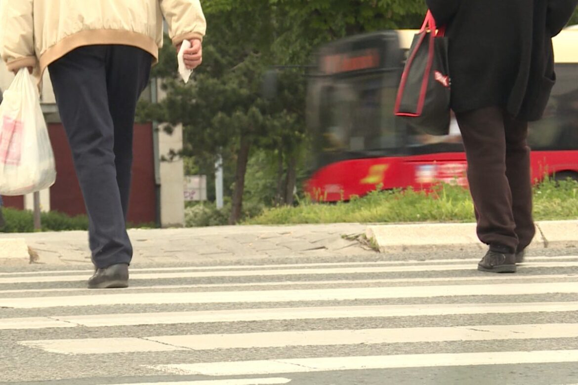 Policija Srbije: Pešaci ugroženi čak i na trotoarima, vozači da budu oprezniji