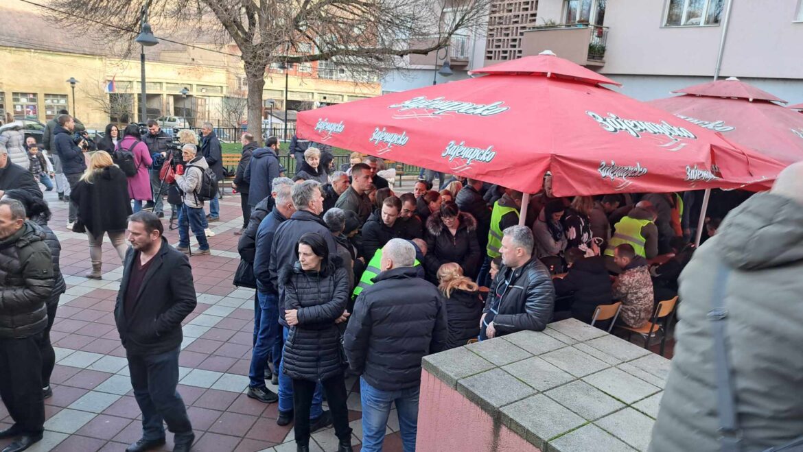 Prikupljeni potpisi za smenu gradonačelnika na severu Kosova