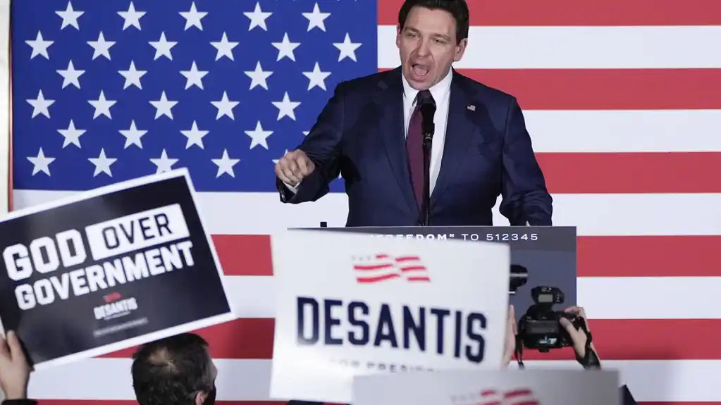 Ron Desantis se povukao iz izborne trke, pružio podršku Donaldu Trampu