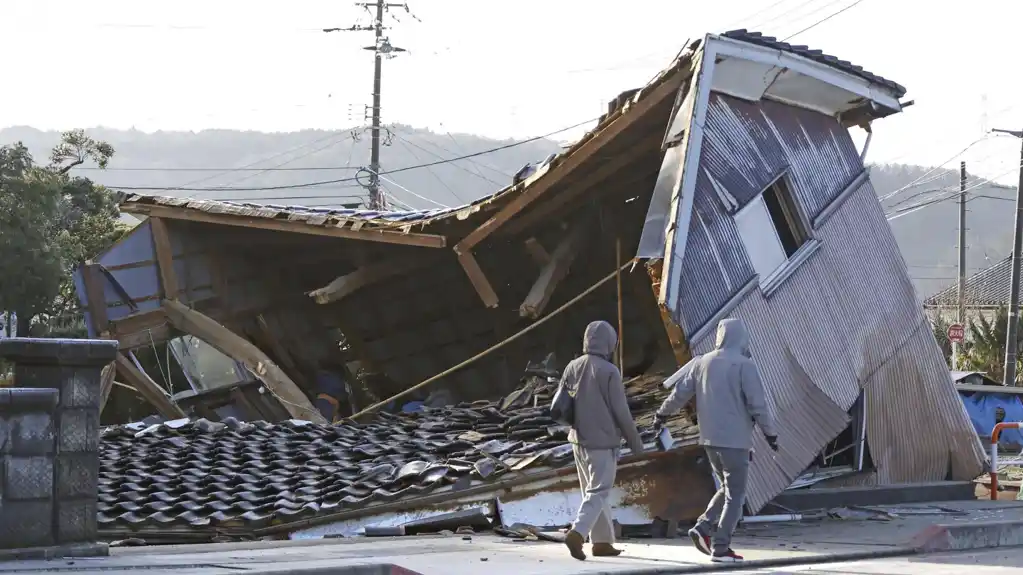 Zemljotres u Japanu odneo najmanje 48 života, 500 ljudi zarobljeno na aerodromu