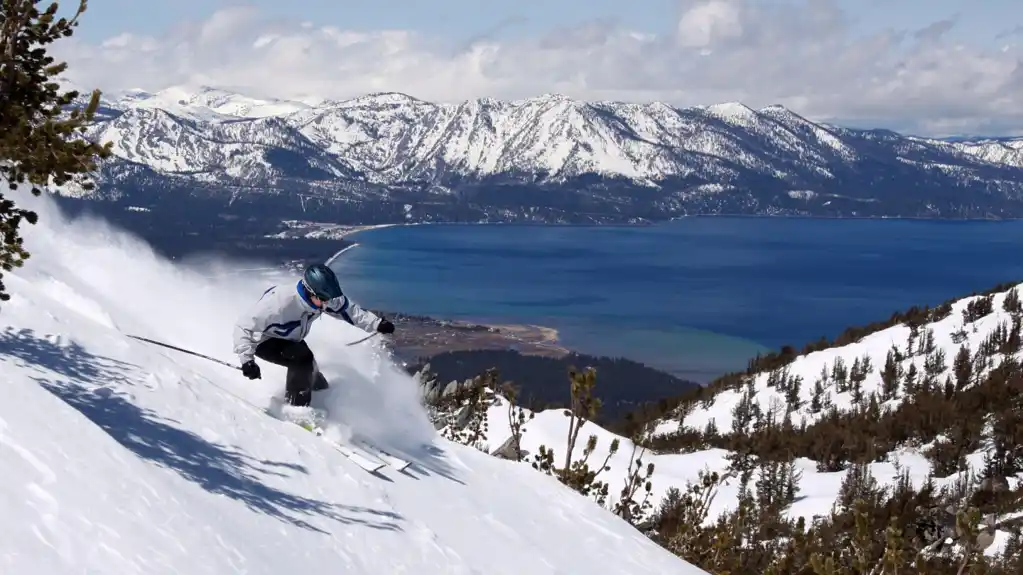 Snouborder proveo 15 sati zarobljen u gondoli ski lifta na jezeru Taho