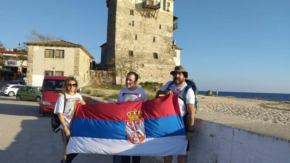 Posle Hilandara srpski glumac kreće na hodočašće do Moskve da pomogne sinu