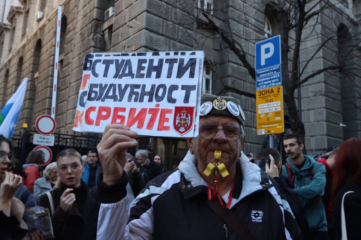 Više od hiljadu profesora i saradnika Univerziteta potpisalo podršku studentskim protestima