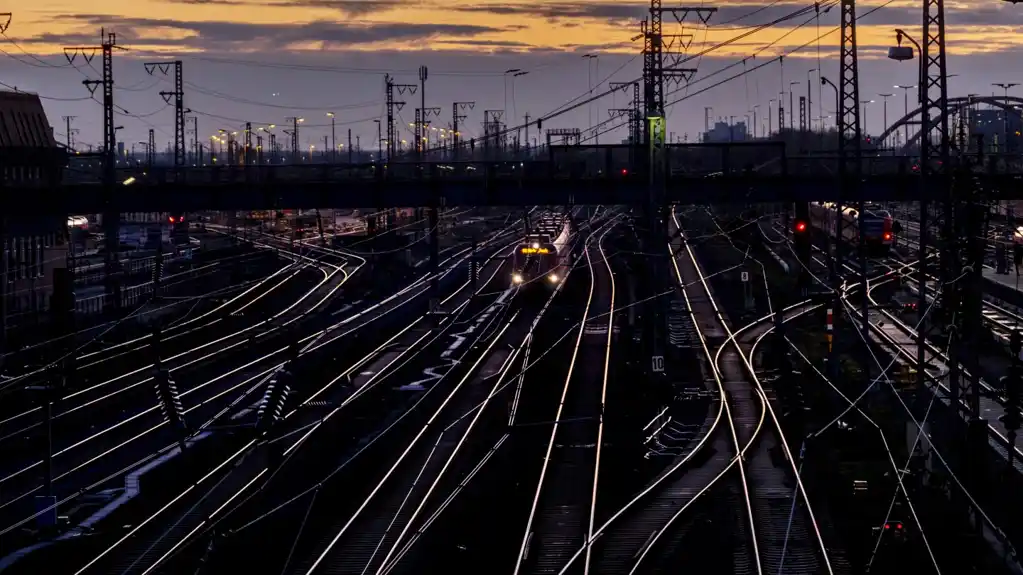 Deutsche Bahn beleži značajan gubitak i najavljuje otpuštanje skoro 30.000 radnika