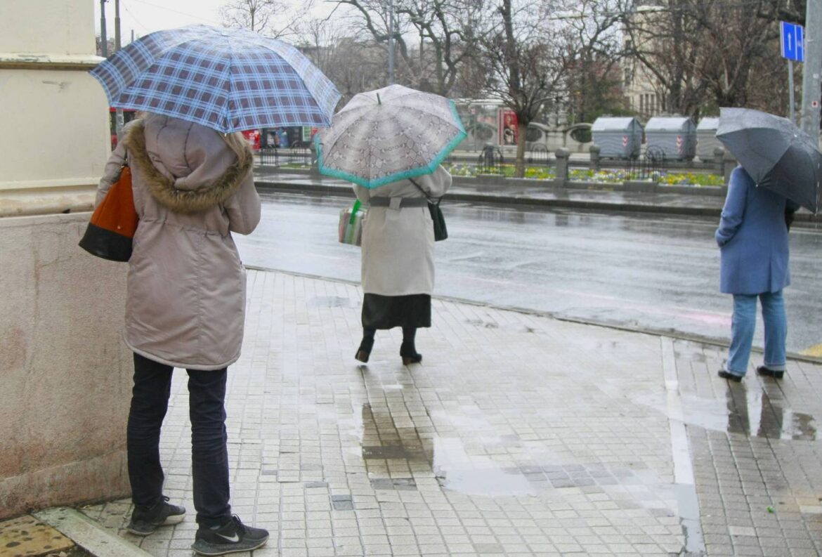 Sutra pretežno oblačno uz moguću kišu i susnežicu, temperatura do 10 stepeni