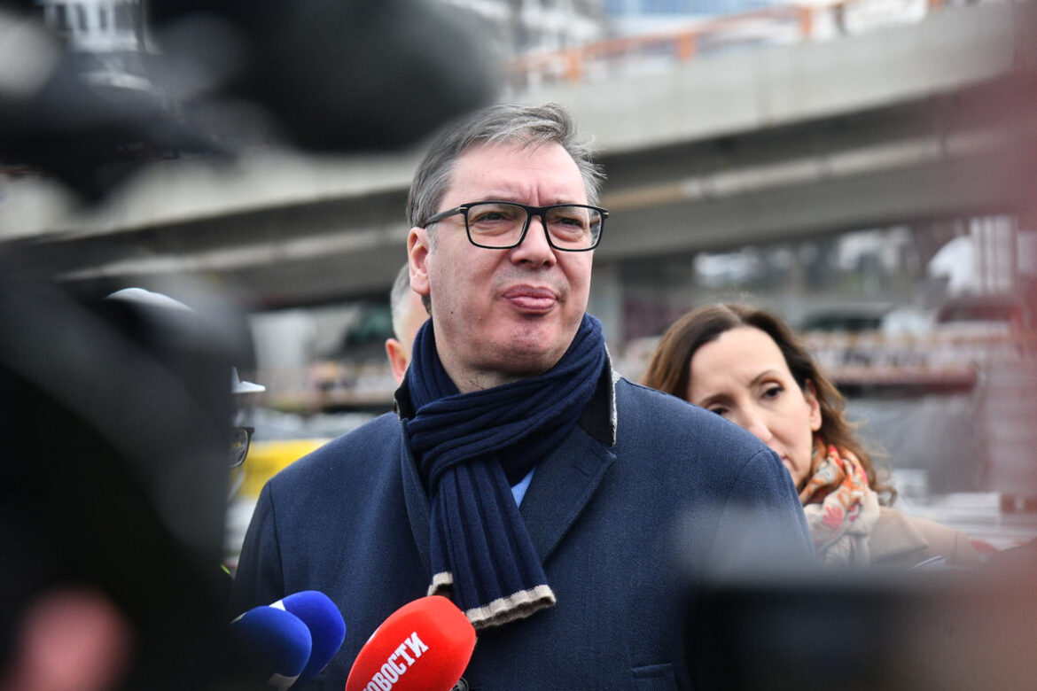 Vučić: Još dva kamova da kupimo i bićemo velesila što se tiče gašenja požara