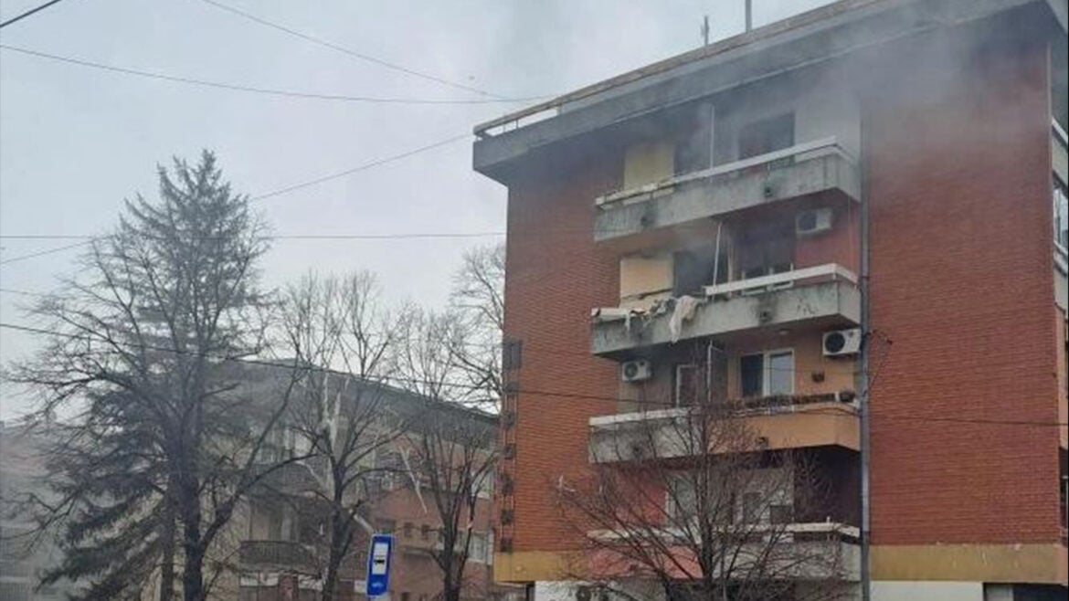 Eksplozija u stanu u Paraćinu, povređena jedna osoba