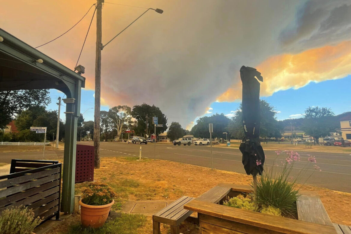 Veliki požar u Australiji, stotine građana evakuisano, vatra progutala kuće i zgrade